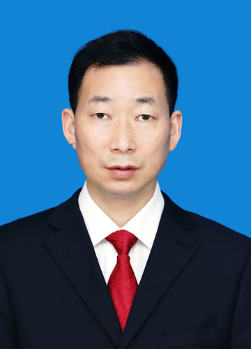 9.何家财　.jpg